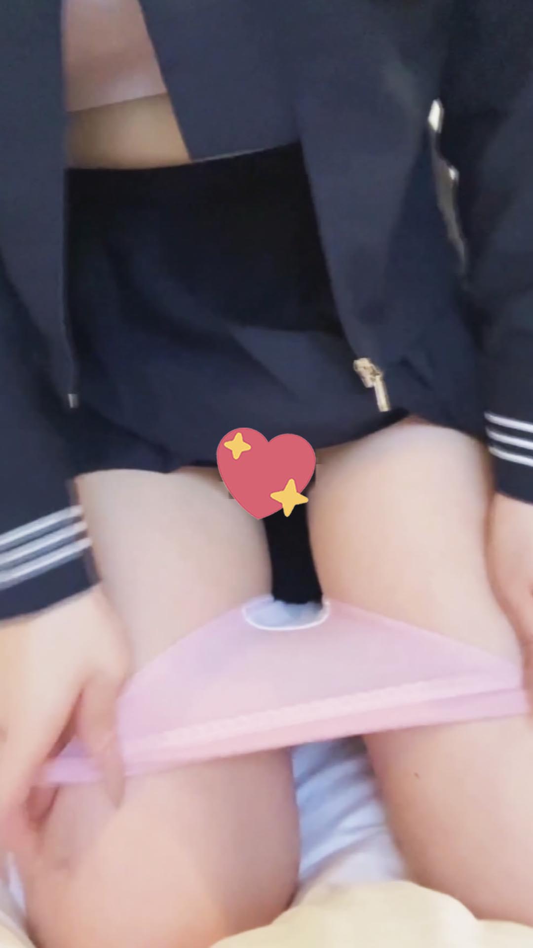 【自撮りで恥じらいイキ】「内○結○」オナニーを自撮りして美乳と絶頂晒す