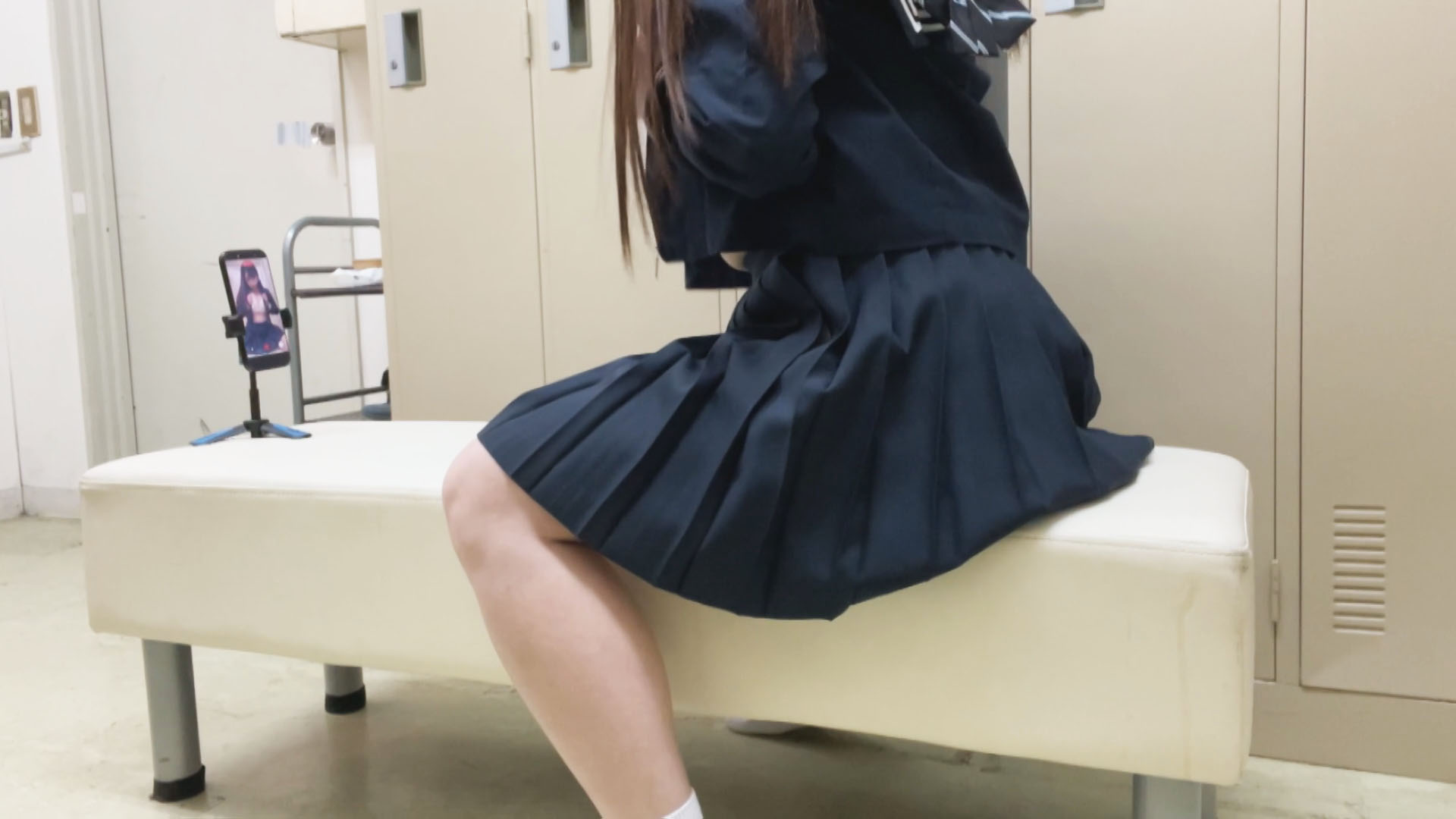 【超絶美爆乳】「早○柚○」天使級のかわいい美少女が部室でオナニー録画