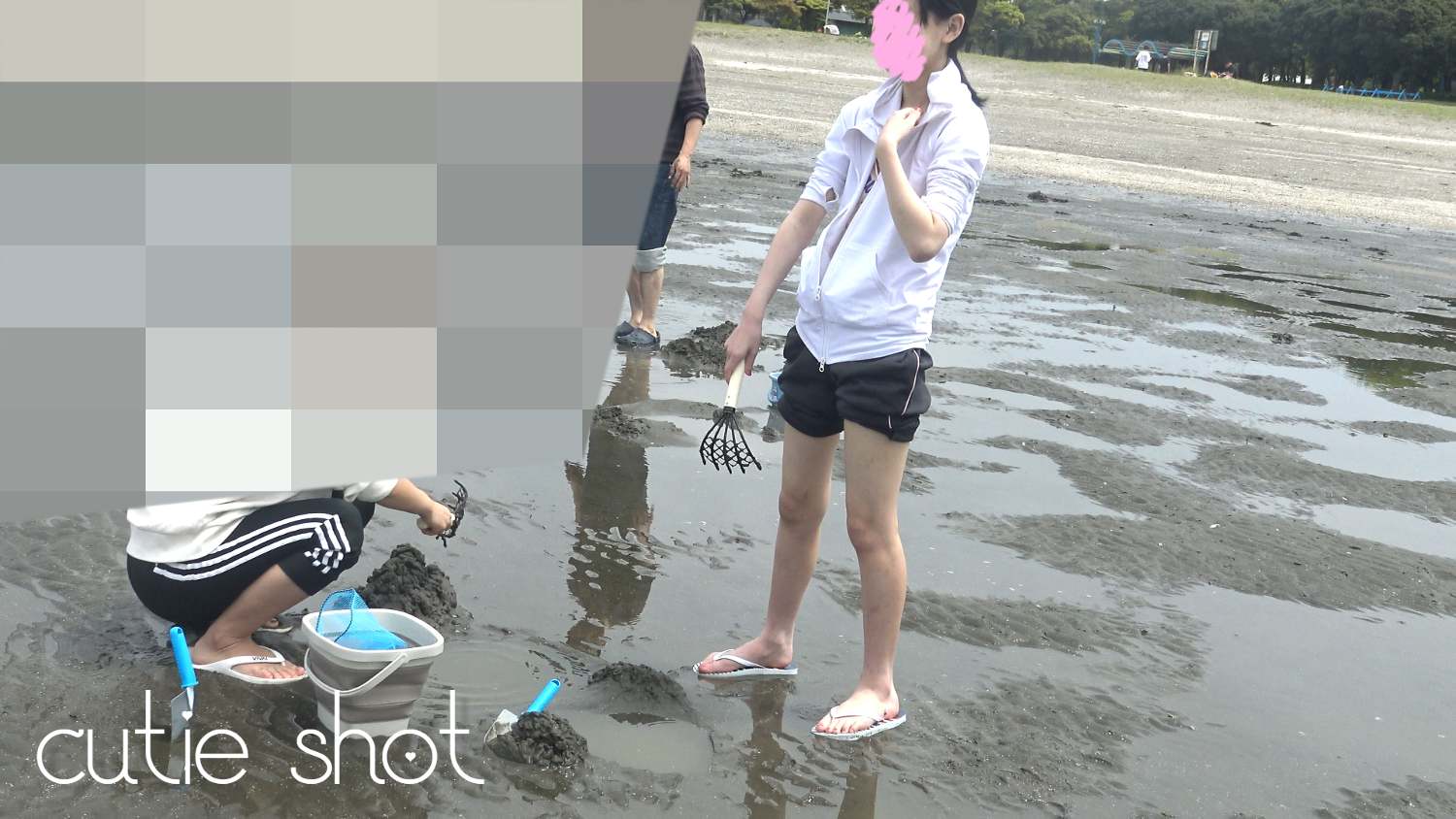 若いおっぱい4作品を全て収録して500円です