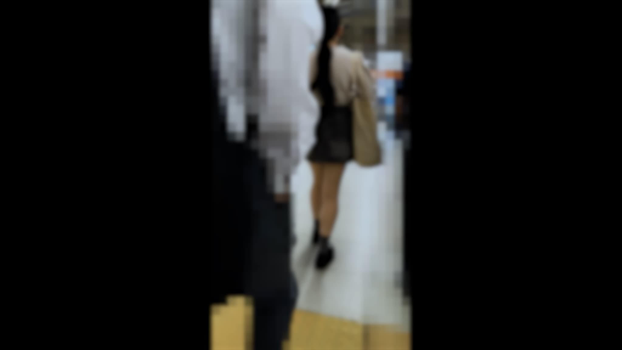 【触行為/K】どうすれば止めてくれるの?”やめて”そのたった一言が言えなくて。無抵抗坂道系私服K絶望の一部。