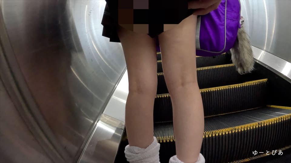 【今世紀最大エロ尻】小柄だけどエロさは地元最強!?とにかくシコりが捗るJ⚪︎パンチラ☆