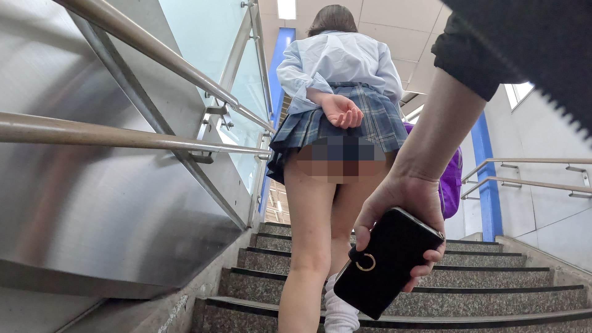 【××駅でよく見かけるあの娘】ガン勃ち不可避!魅惑のSSS級美人J⚪︎の撮影にとうとう成功!