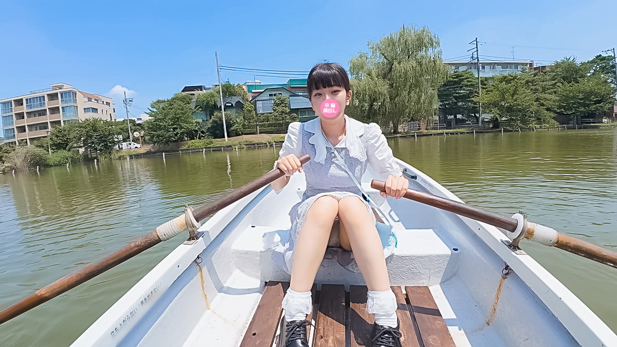 【原石美女こころシリーズ12】ガーリーワンピで手漕ぎボートに挑戦!でも酷暑でノーガードパンチラ状態!