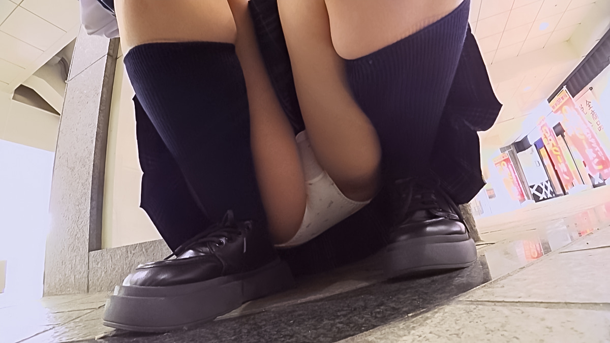【原石美女こころシリーズ13】制服で「こころチャンネル」スタート!?撮影に同行してスカートの中を観察5日分