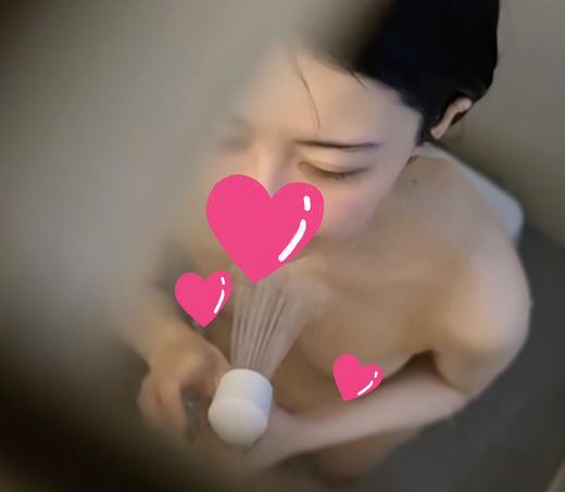 通気口潜入① アイドル級ルックスのアヒル口JDちゃん 超可愛いすっぴんと美乳