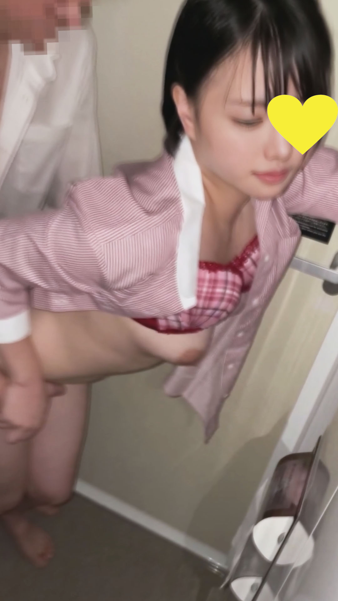 《小柄美少女限定》ハメ倒して絶頂させまくって中出し！《バックヤードハメ撮り3本セット》