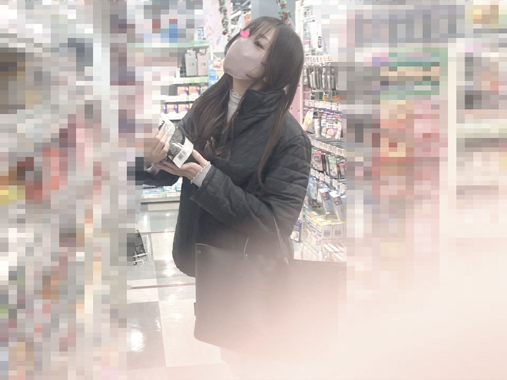 ジム帰り同業者が走って撮影/清楚なOL風美女の純白パンティを狙うパンチラ【禁断の逆さ撮り】Vol.56