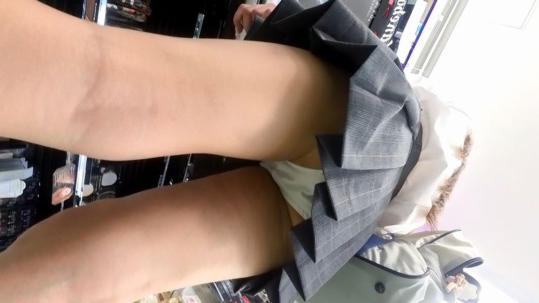 激シコギャルJKミニスカ白パンティ粘着撮り