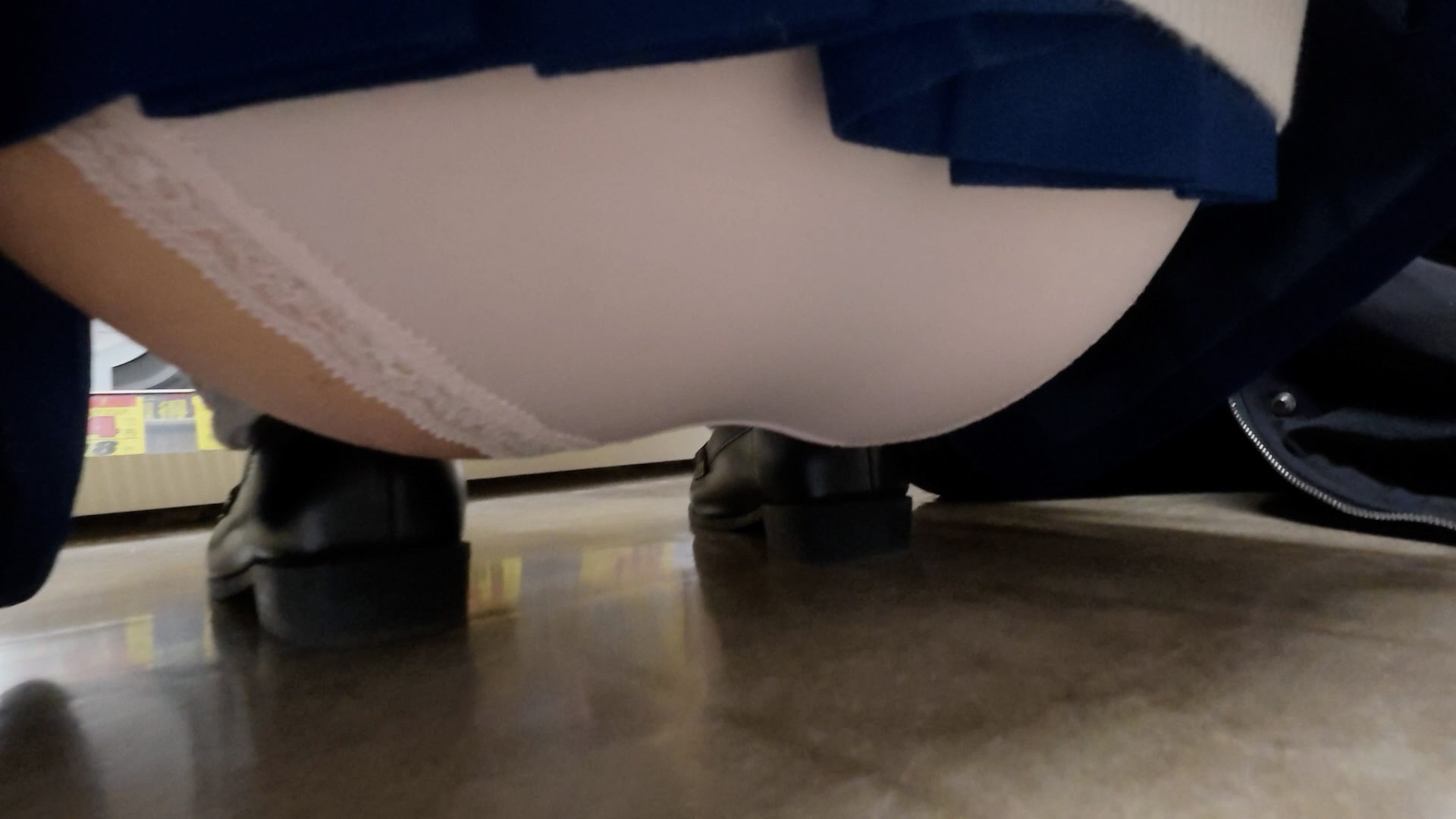 kirakira☆JK_半ケツプリンセス♪母の粘着愛♡#顔出し#ミニスカ#サルート#親子