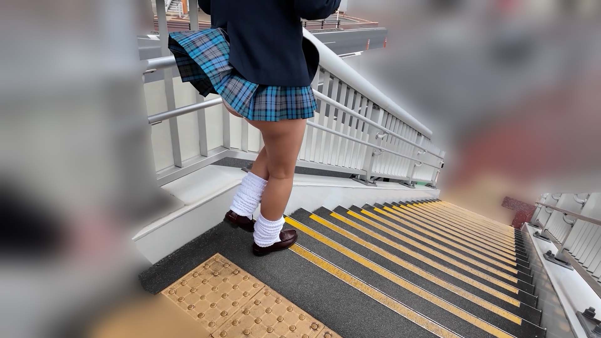 kirakira☆JK_Goaaaa☆北風モンロー偏西風♡＃顔出し＃ミニスカ＃青チェ＃サルート