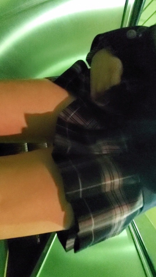 【激ミニKちゃん生パン6人9日分】緊迫のスカートめくり【粘着】