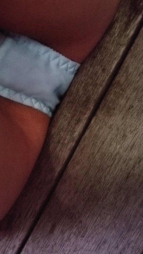 【関東有名校】大勢の前で囲み魔の手 自然光で超肌感 超接写で触られまくるKちゃん