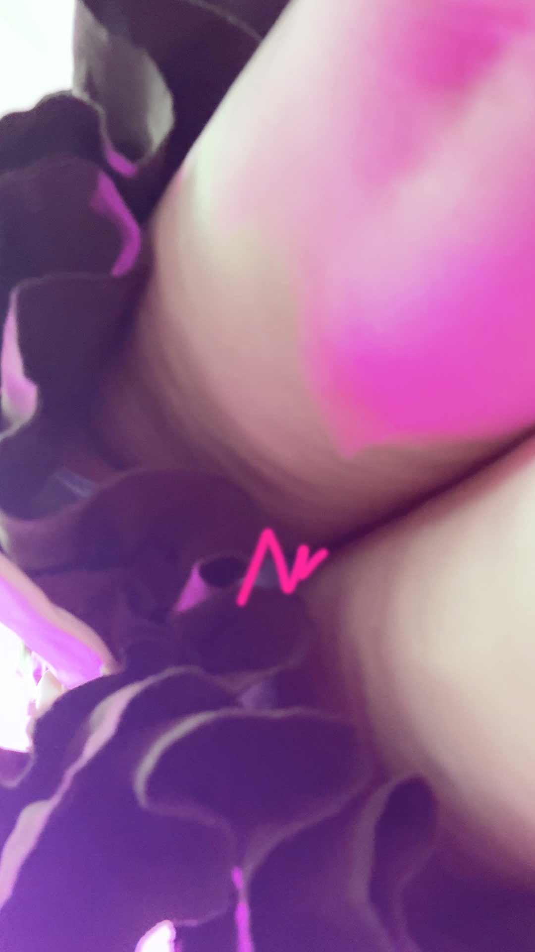 【メイドパンチラ逆さ撮り】ガルバ新店舗視察。Nozomi★ちゃんのM字開脚パンチラ…day2【コンカフェ/ローアングル】