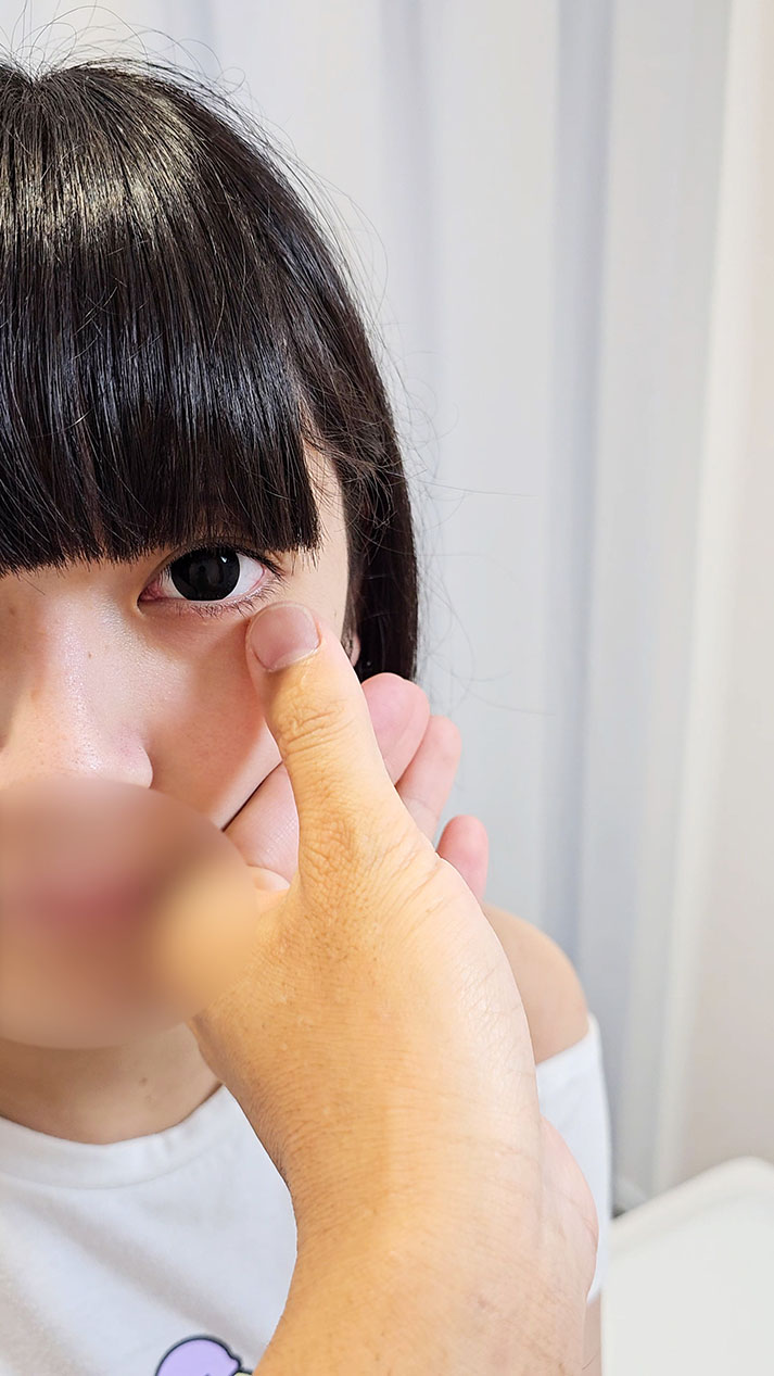 成長が著しいお胸を持つアイドル顔の心電図検査。検査中に深眠してしまう可愛い患者を2段構えで盗撮!