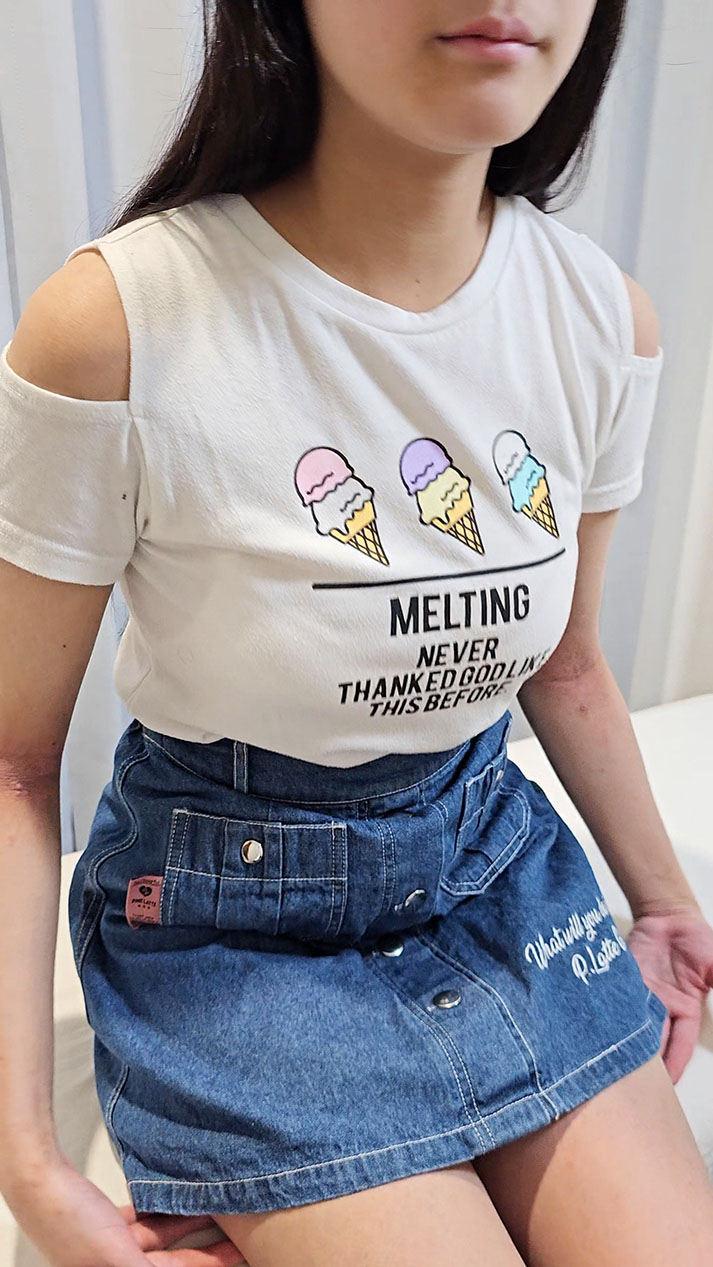 成長が著しいお胸を持つアイドル顔の心電図検査。検査中に深眠してしまう可愛い患者を2段構えで盗撮!