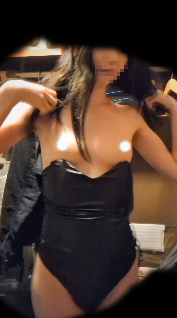 【コンカフェ更衣室vol.22】イン〇ルエンサー級の超絶美女の丸裸激写!剛毛マ〇コが最高です、、