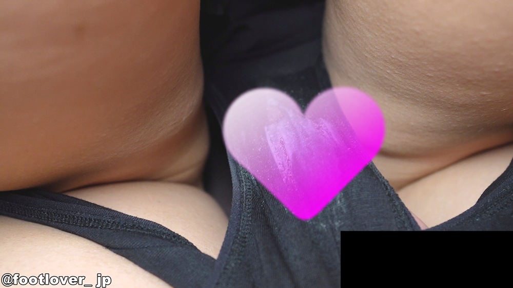 【動画】18才地雷ちゃんの臭ニーハイ!硬く黒ずんだゴミ付き素足!生乳首チラ!おりものべっちょりクロッチ!