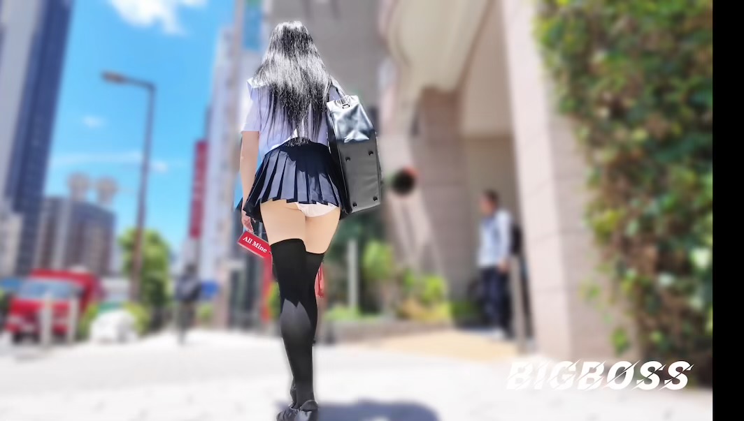 【4K】超激ミニJKローアングル024 “エロすぎセーラー服の絶対領域”