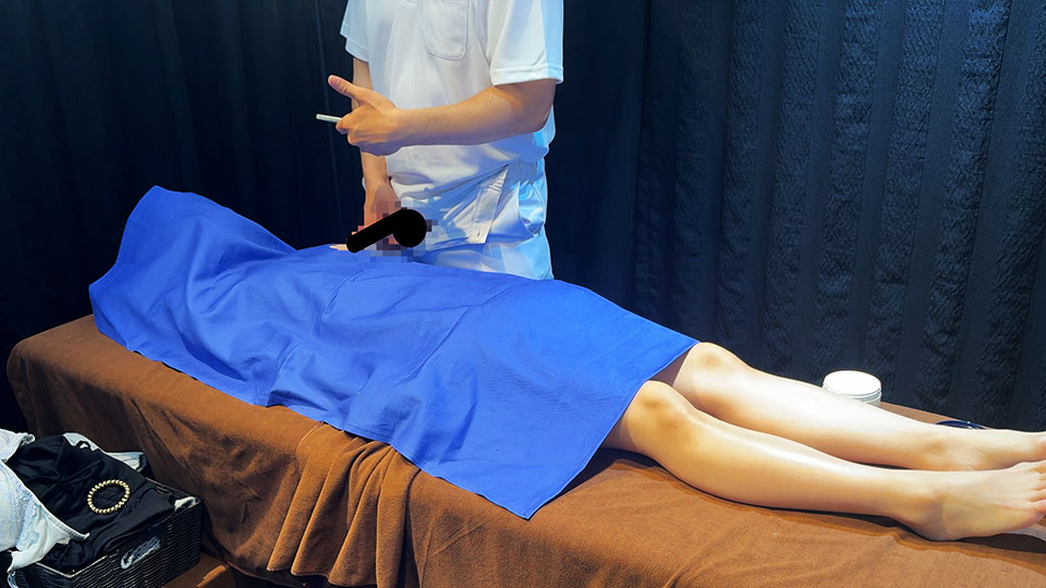 「何これ撮ってんじゃん」カメラ発見で美女ガチギレ 施術中にペニス擦り付け大量射精の天国は一転、修羅場に…