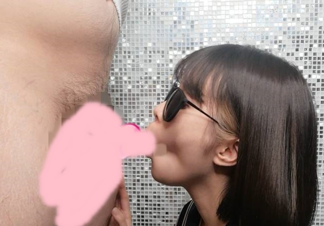 【即尺フェラ】元ミスコンモデル女子大生まいのじゅるじょると卑猥な音を立てる喉奥バキュームフェラに1週間溜めた精子を全て吸い出され