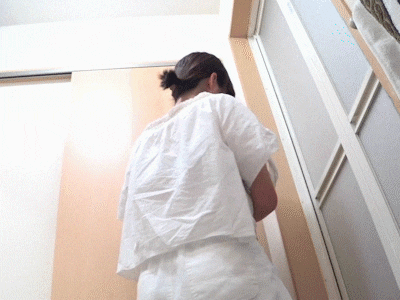 [4Kエンコ] ゲームに夢中なあの子に夢中 スズネちゃん編 [脱衣所]