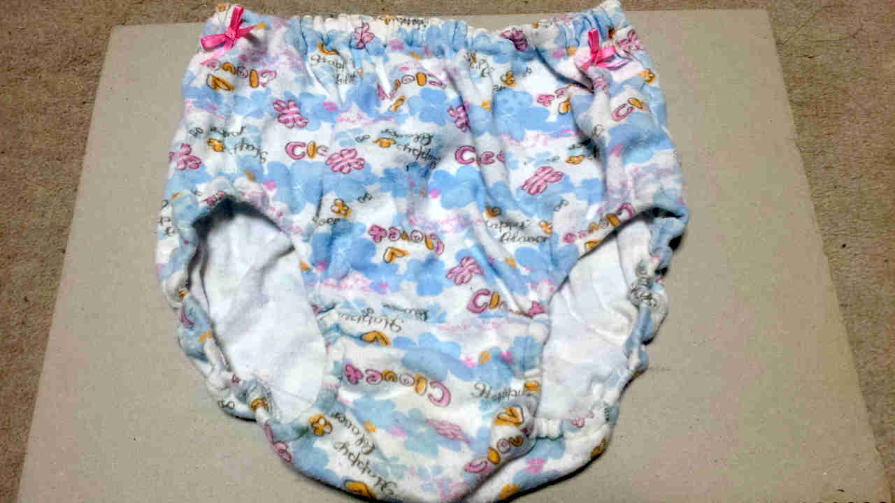 若い子たちのゴミの中身は 130-Mサイズ詰め合わせ 衝撃の一枚が…