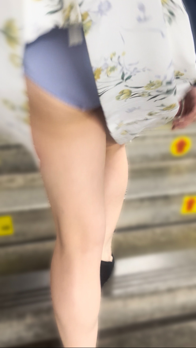 仕事帰りOL【粘着ネチネチ追跡】歩いているところから電車内まで!