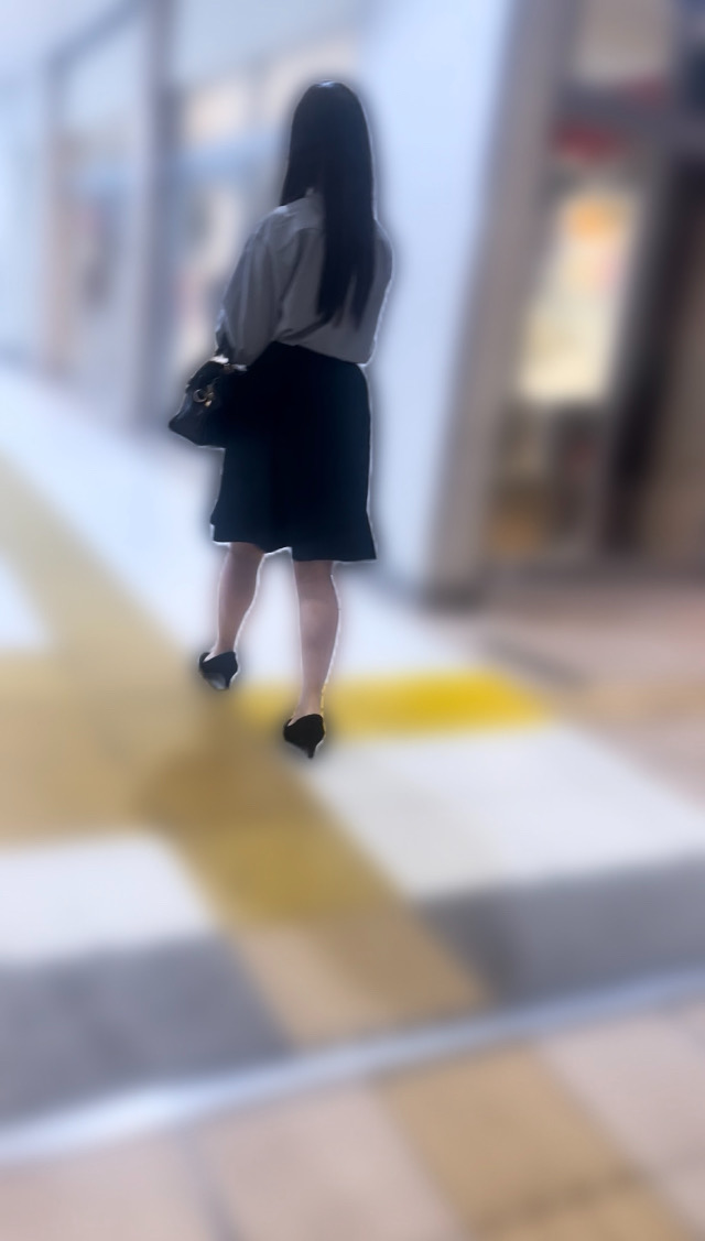 【ぱいぱん】お疲れOL【電車内でギリギリいたずら】ホームから追跡　※金額高めには訳があります！！