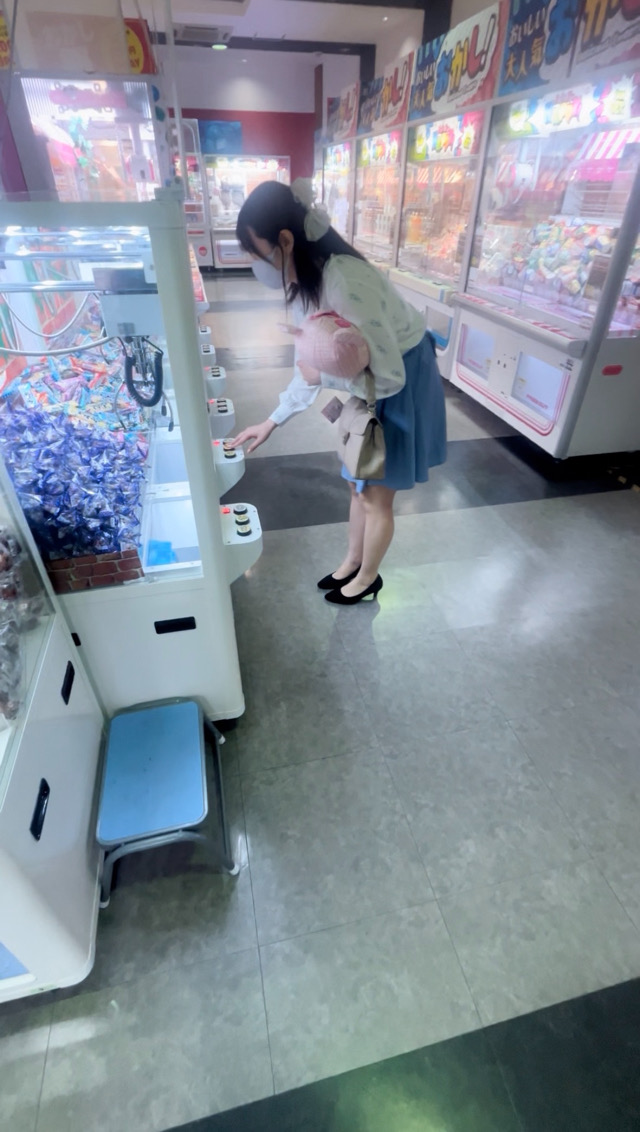 【立〇んぼJD】一戦交えたあとにご褒美ゲーセン?!【清楚系スカートの中は花柄T】