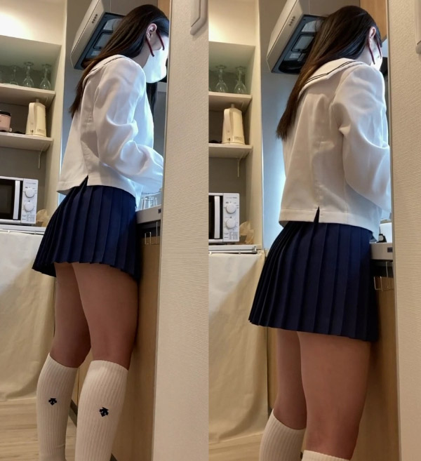 姉の友達 ミニスカ制服と縞パンの衝撃1