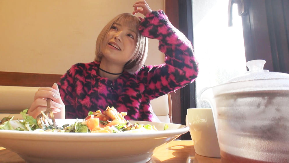かわいいギャルと明るく3P生セックス‼