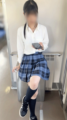 (再販)電車の制服女子激写！どエロ紐Tバック食い込んでおま⚪︎こはみまくり！紐ほどけるハプニング！？