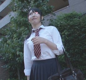 大人びた美人な制服彼女とセックス