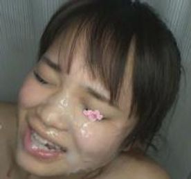 顔射ぶっかけを楽しんでいる‼