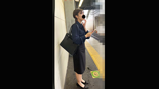 エリートキャリア官僚が満員電車でGスポットを弄られる