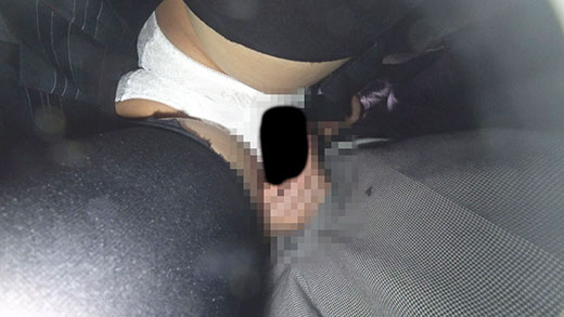 塾帰りのお嬢さんに硬直したペニスを押し付ける