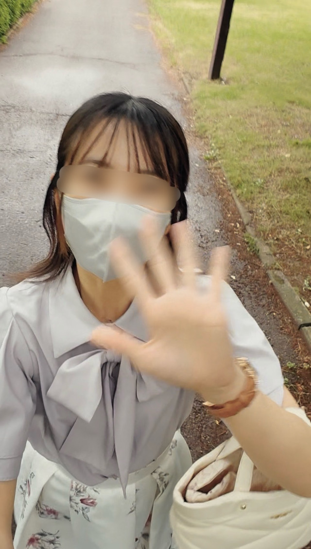 「【昼休みOL】公園でひとり、自撮りしてたら…♡」