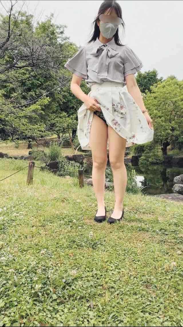 「【昼休みOL】公園でひとり、自撮りしてたら…♡」