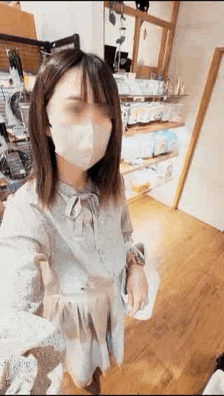 【OLの休日ショッピング♡】店内と店外でチラリ♡スカートの中は派手な色の花柄綿パン