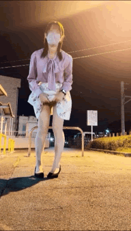 【パンツ見せちゃってごめんなさい！】歩道橋・地下道・駅の駐輪場で♡♡♡