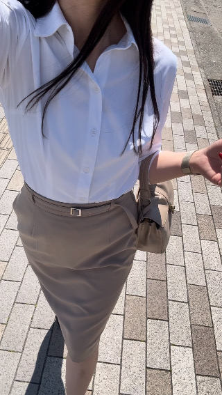 「バレちゃダメなのに…帰りの電車内、ちょっとだけ特別な私。」
