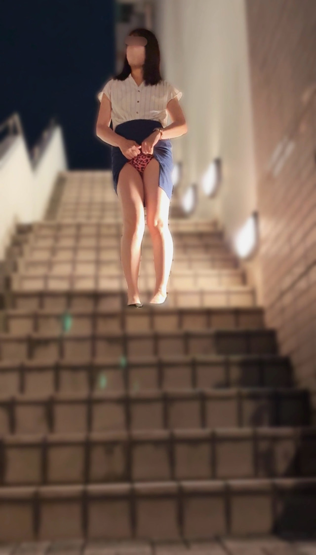 フェチ寄り【腋みせパンちらOL】会社の飲み会帰りに街中でち女動画♡