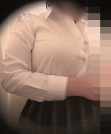 【無料サンプル】Karte.07 ボーイッシュだけど巨乳なJKの着替え盗撮 #これがこう