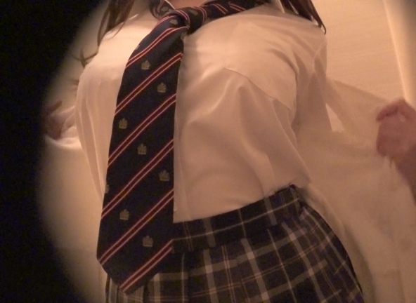 Karte.04 ギャルなのに乳首がピンク色なJKの着替え盗撮 #これがこう