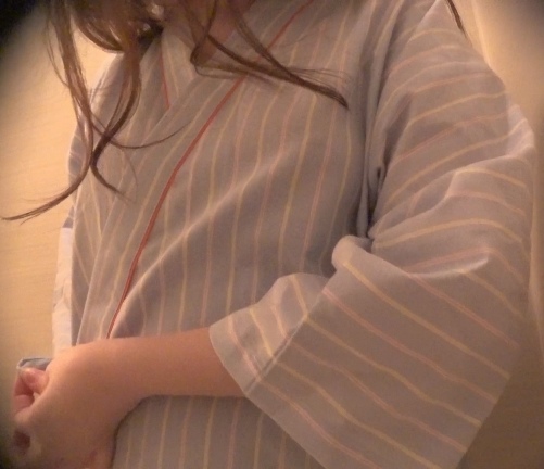 Karte.04 ギャルなのに乳首がピンク色なJKの着替え盗撮 #これがこう