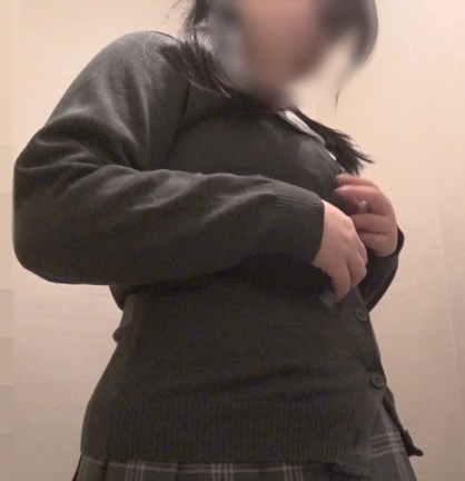 Karte.19 体もおっぱいもふくよかなJKの着替え盗撮 #これがこう