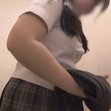 Karte.19 体もおっぱいもふくよかなJKの着替え盗撮 #これがこう