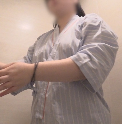 Karte.19 体もおっぱいもふくよかなJKの着替え盗撮 #これがこう