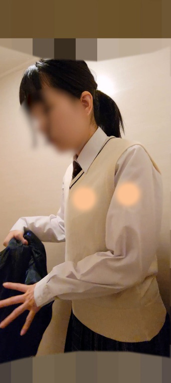 Karte.21 優等生なのに巨乳なJKの着替え盗撮 #これがこう