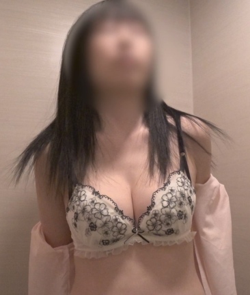 Karte.26 色白美乳JKの着替え盗撮 #これがこう
